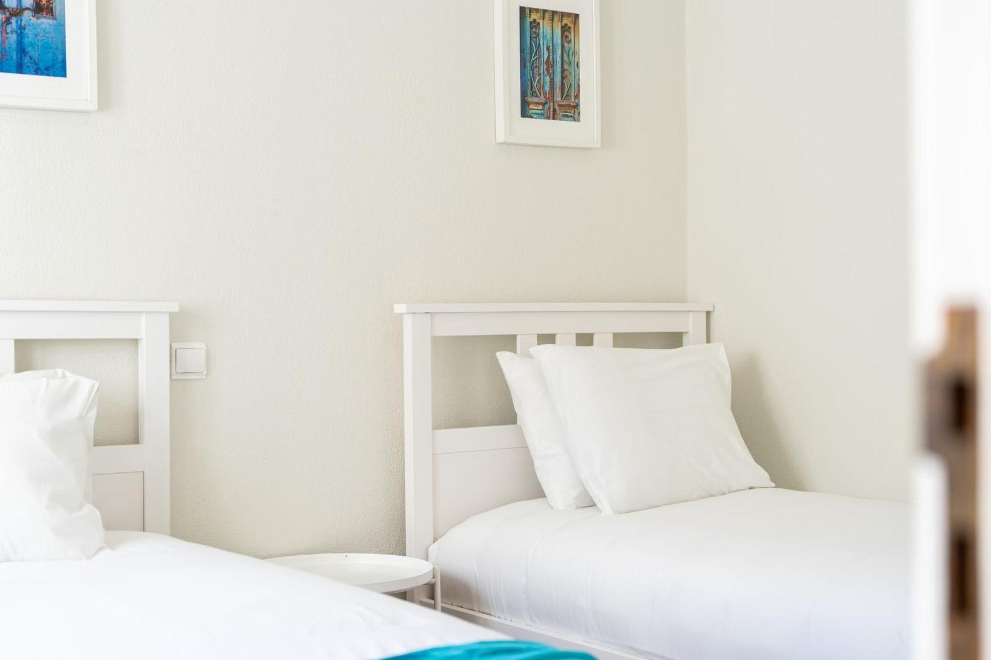 Comfy Flat W/ Rooftop Beach View By Lovelystay Бургау Екстериор снимка